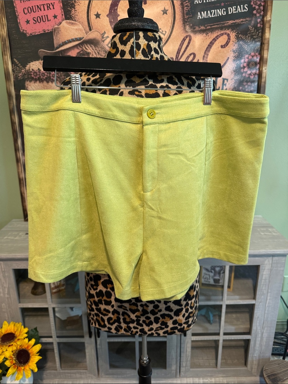 NWT Kori Lime Yellow Women's Casual Pull-On Shorts Size 2XL - Picture 1 of 6
